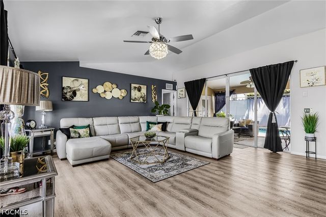2216 NE 7th PL, Cape Coral, FL 33909