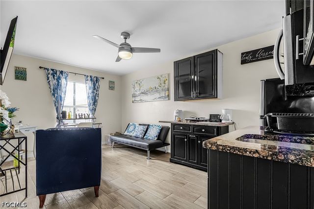 2216 NE 7th PL, Cape Coral, FL 33909