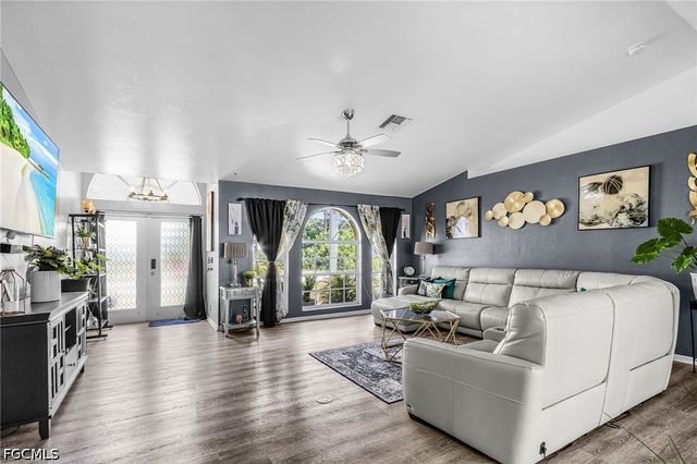 2216 NE 7th PL, Cape Coral, FL 33909