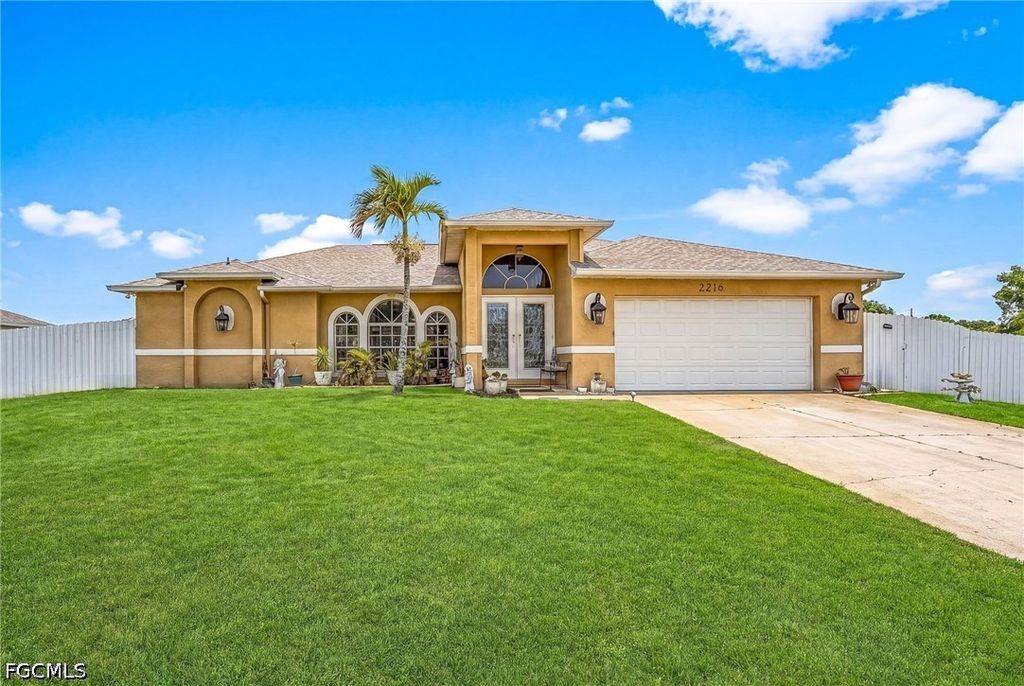 2216 NE 7th PL, Cape Coral, FL 33909