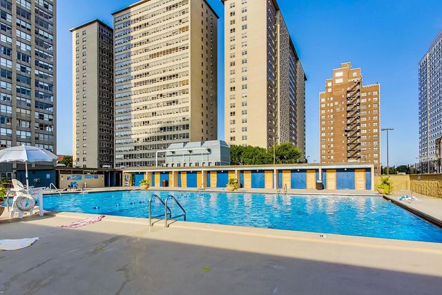 655 W Irving Park Road 1805, Chicago, IL 60613