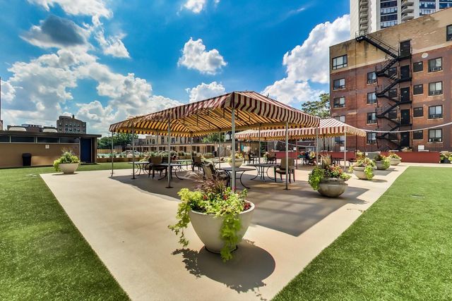 655 W Irving Park Road 1805, Chicago, IL 60613