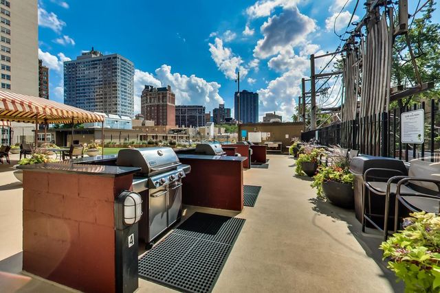 655 W Irving Park Road 1805, Chicago, IL 60613