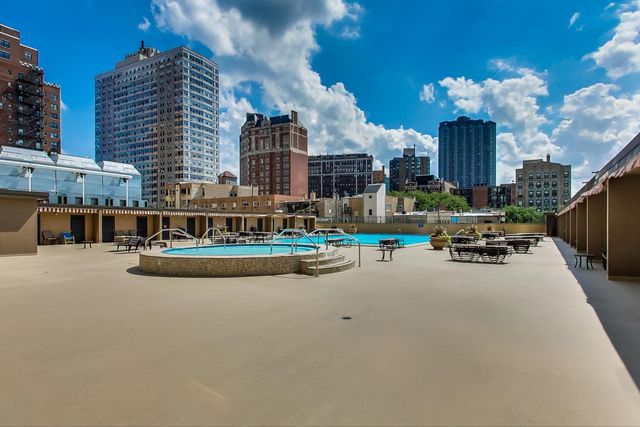 655 W Irving Park Road 1805, Chicago, IL 60613
