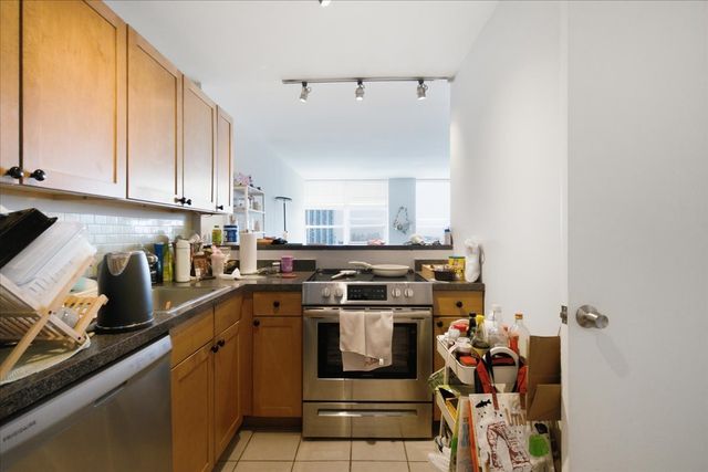 655 W Irving Park Road 1805, Chicago, IL 60613