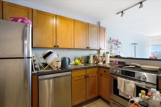 655 W Irving Park Road 1805, Chicago, IL 60613