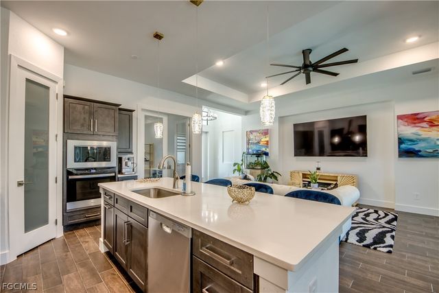 4413 SE 13th PL, Cape Coral, FL 33904