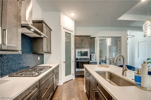 4413 SE 13th PL, Cape Coral, FL 33904