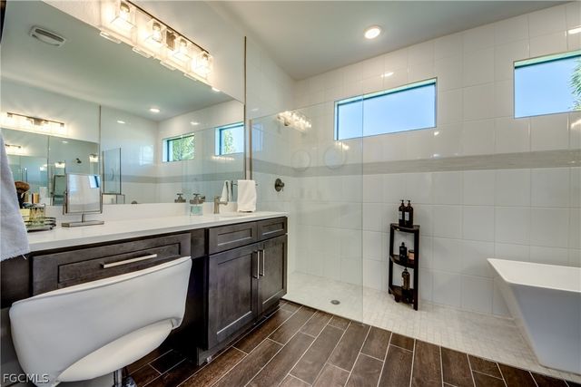 4413 SE 13th PL, Cape Coral, FL 33904