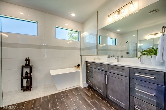 4413 SE 13th PL, Cape Coral, FL 33904