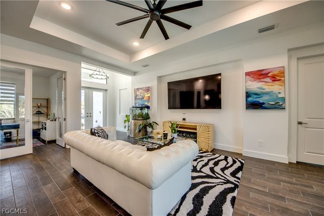 4413 SE 13th PL, Cape Coral, FL 33904