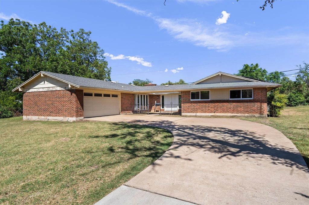 4505 Woodmoor CIR, Austin, TX 78721