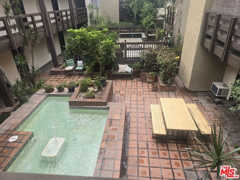 320 S Ardmore Avenue 216, Los Angeles, CA 90020 — photo 3