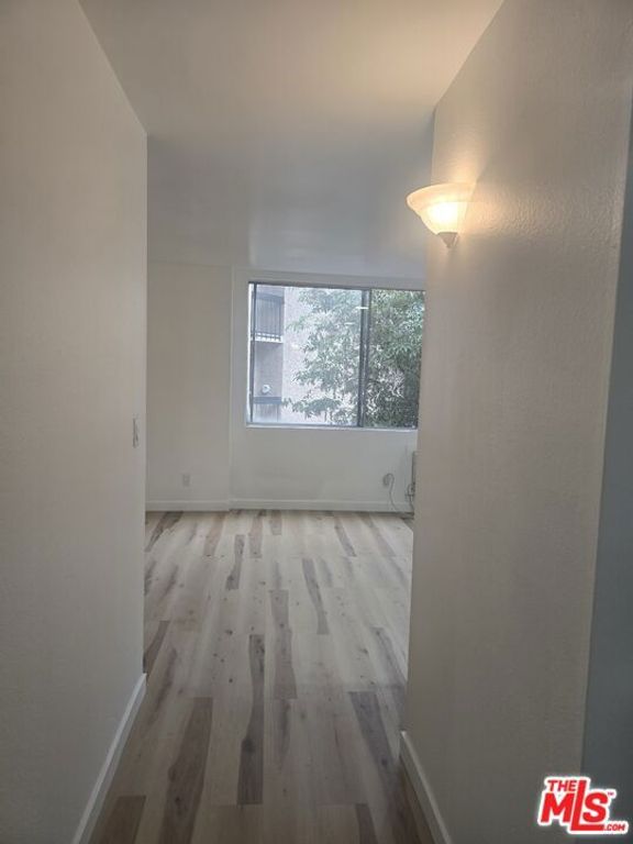 320 S Ardmore Avenue 216, Los Angeles, CA 90020 — photo 4