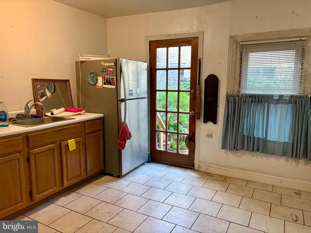 323 MANTON ST E, Philadelphia, PA 19147