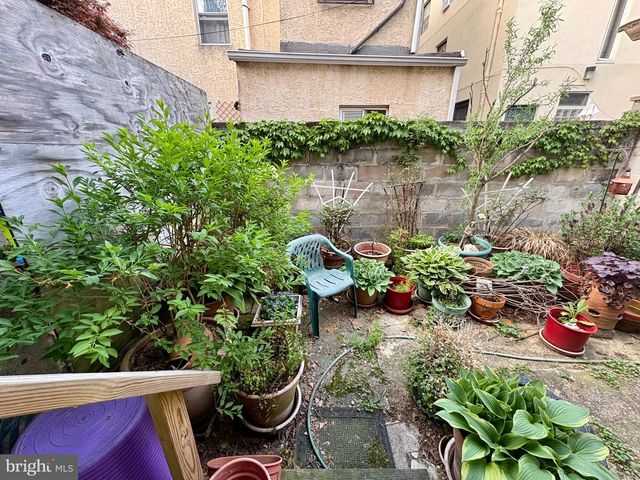 323 MANTON ST E, Philadelphia, PA 19147