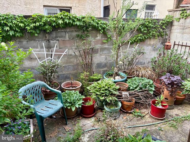 323 MANTON ST E, Philadelphia, PA 19147