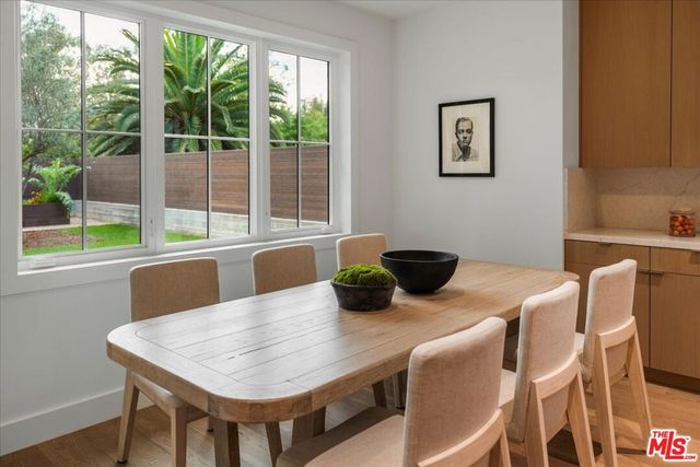 541 S Westgate Avenue, Los Angeles, CA 90049