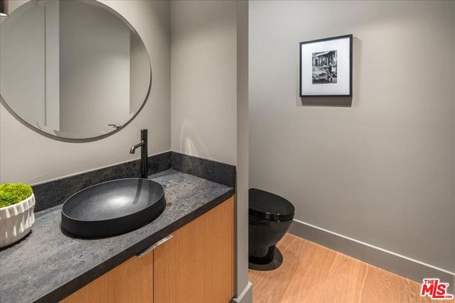 541 S Westgate Avenue, Los Angeles, CA 90049