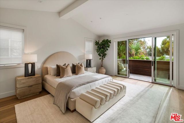 541 S Westgate Avenue, Los Angeles, CA 90049