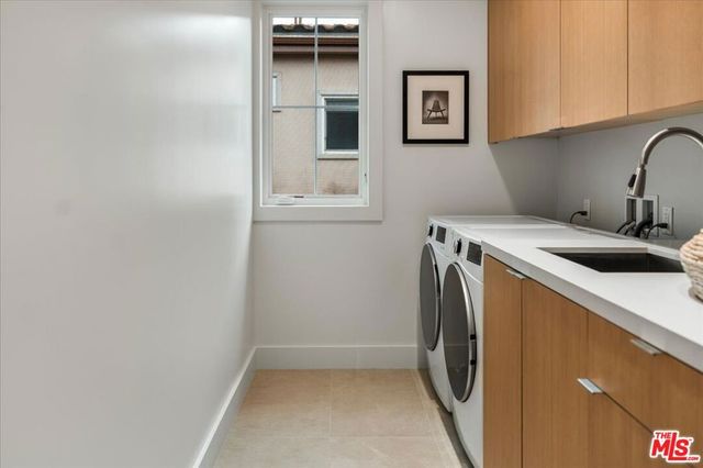 541 S Westgate Avenue, Los Angeles, CA 90049