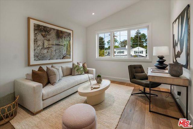 541 S Westgate Avenue, Los Angeles, CA 90049