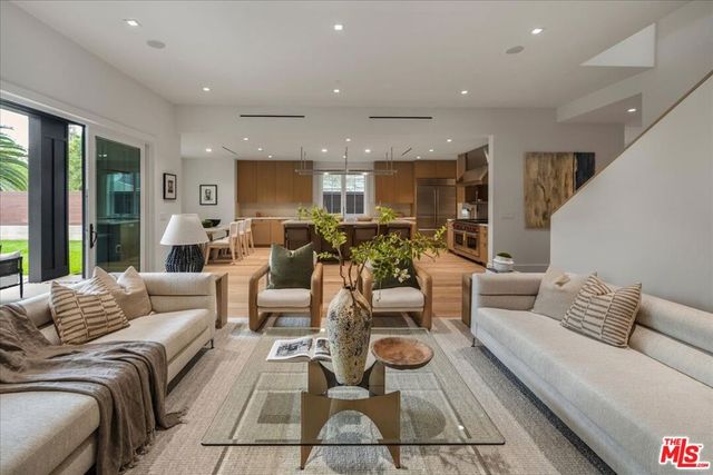 541 S Westgate Avenue, Los Angeles, CA 90049