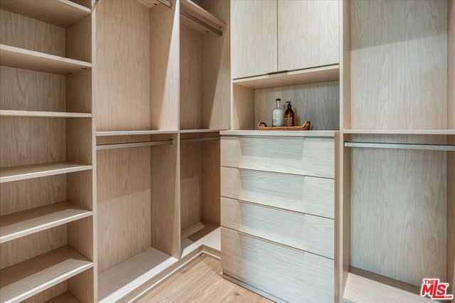 541 S Westgate Avenue, Los Angeles, CA 90049