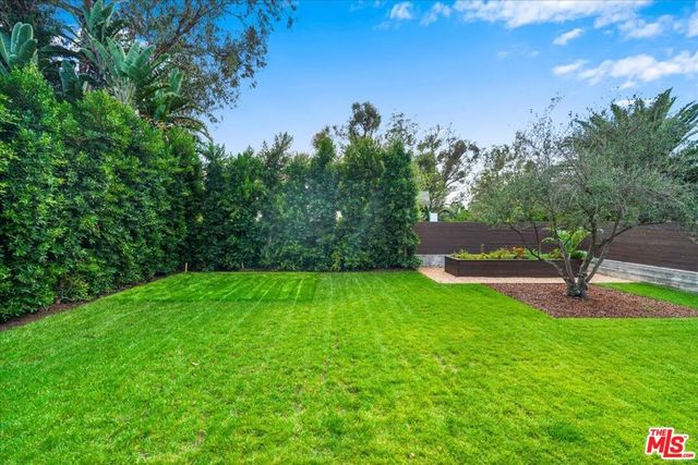 541 S Westgate Avenue, Los Angeles, CA 90049