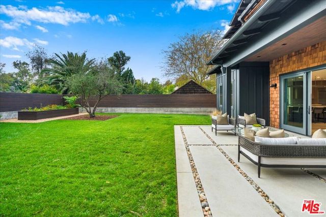 541 S Westgate Avenue, Los Angeles, CA 90049