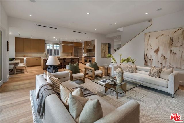 541 S Westgate Avenue, Los Angeles, CA 90049