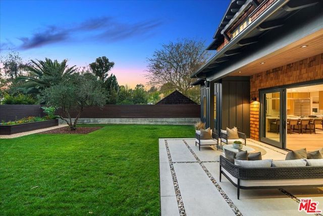 541 S Westgate Avenue, Los Angeles, CA 90049