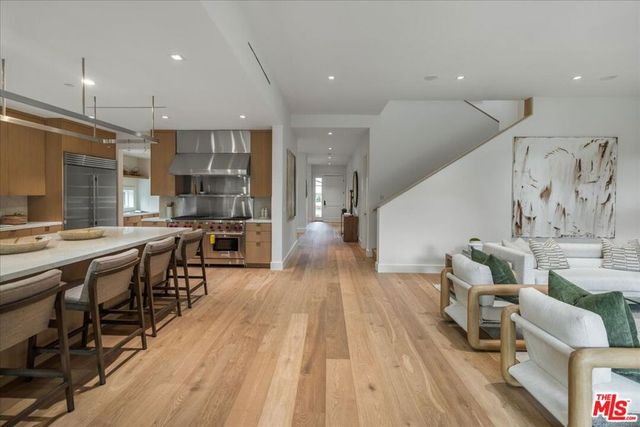 541 S Westgate Avenue, Los Angeles, CA 90049