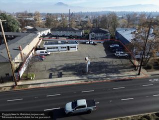 712 N Riverside Avenue, Medford, OR 97501