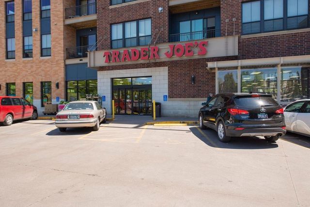 4525 Park Commons Dr 205, Saint Louis Park, MN 55416