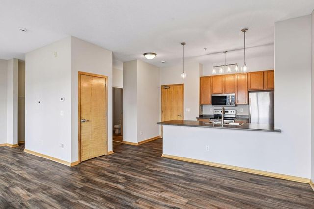 4525 Park Commons Dr 205, Saint Louis Park, MN 55416