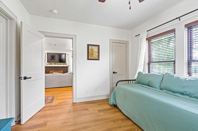 7010 Kinney Street, Houston, TX 77087