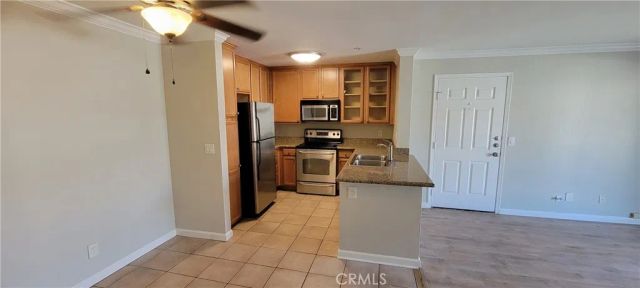 1010 La Terraza 203, Corona, CA 92879