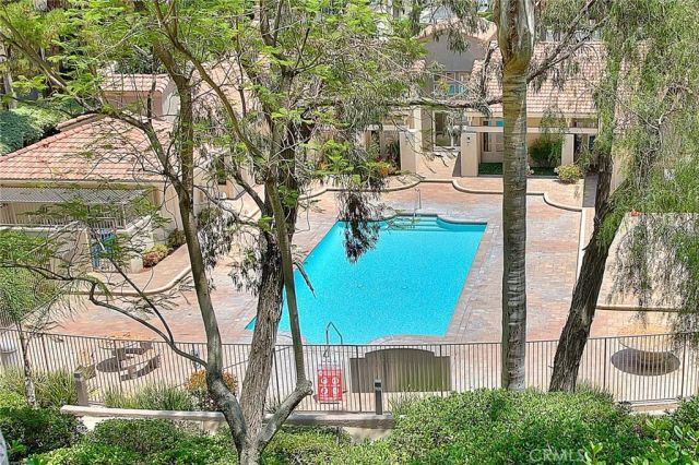 1010 La Terraza 203, Corona, CA 92879