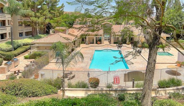 1010 La Terraza 203, Corona, CA 92879