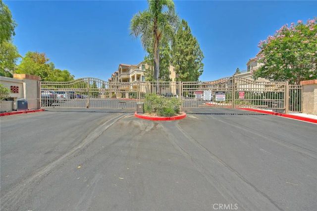 1010 La Terraza 203, Corona, CA 92879