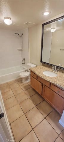1010 La Terraza 203, Corona, CA 92879