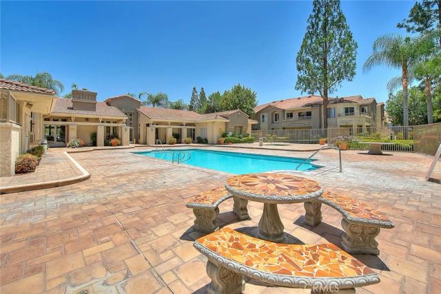1010 La Terraza 203, Corona, CA 92879