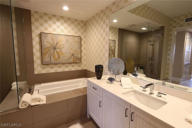 1135 3rd AVE S 517, Naples, FL 34102