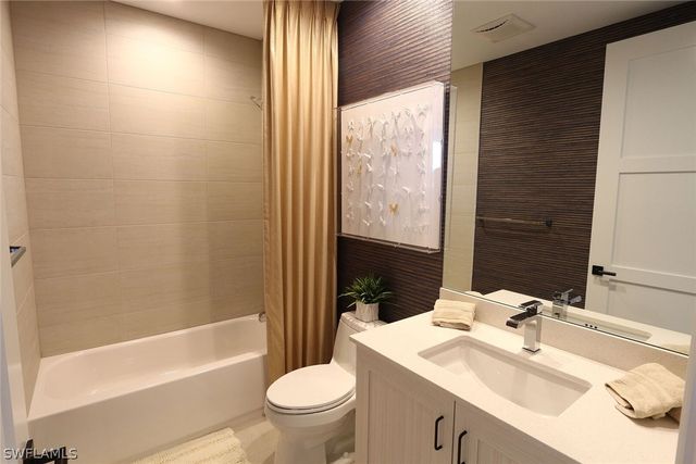 1135 3rd AVE S 517, Naples, FL 34102