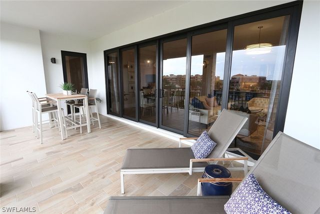 1135 3rd AVE S 517, Naples, FL 34102