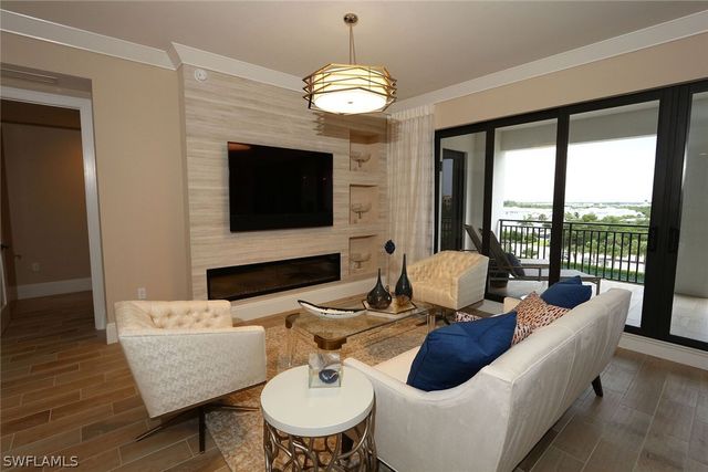 1135 3rd AVE S 517, Naples, FL 34102