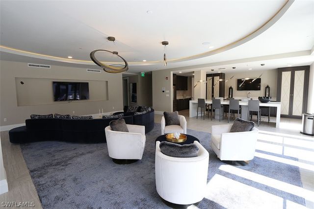 1135 3rd AVE S 517, Naples, FL 34102