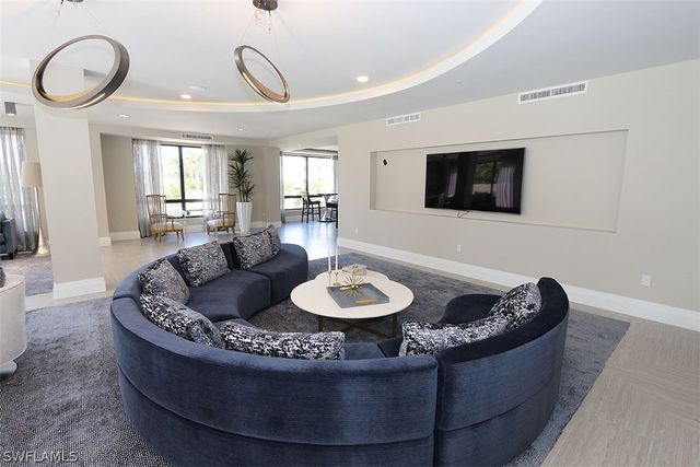 1135 3rd AVE S 517, Naples, FL 34102