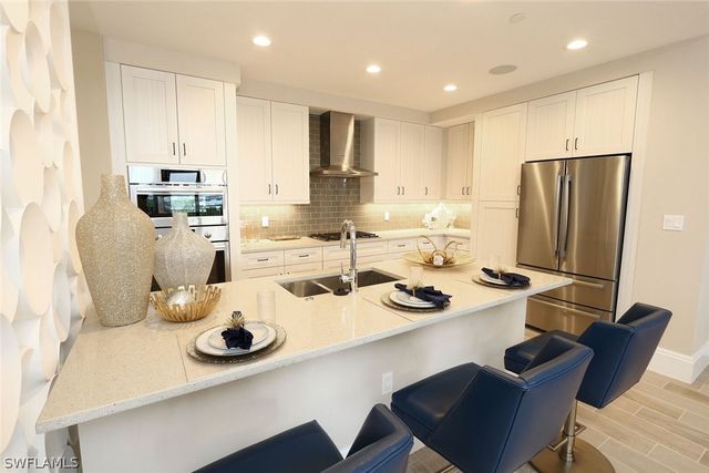 1135 3rd AVE S 517, Naples, FL 34102